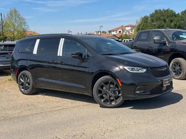 2026 Chrysler Pacifica Limited AWD