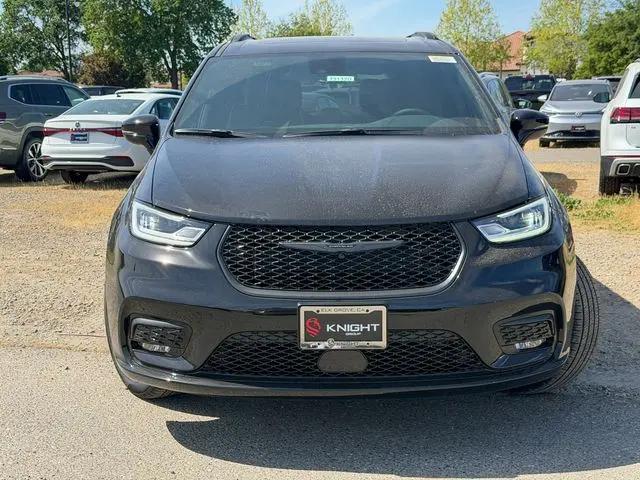 2026 Chrysler Pacifica Limited AWD