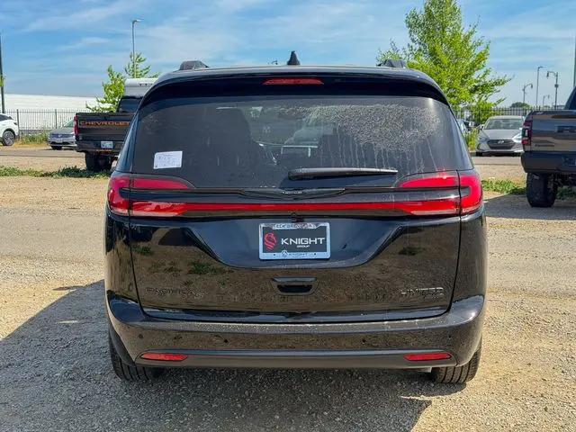 2026 Chrysler Pacifica Limited AWD