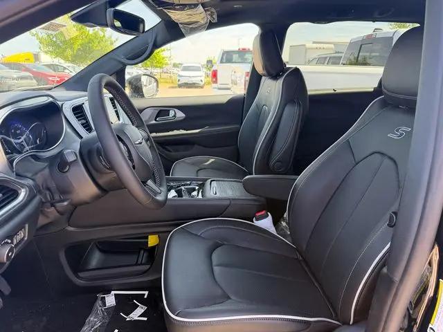 2026 Chrysler Pacifica Limited AWD