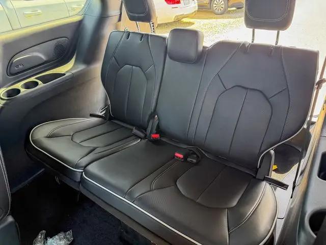 2026 Chrysler Pacifica Limited AWD