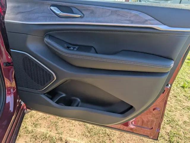 2026 Jeep Grand Cherokee L Limited Reserve