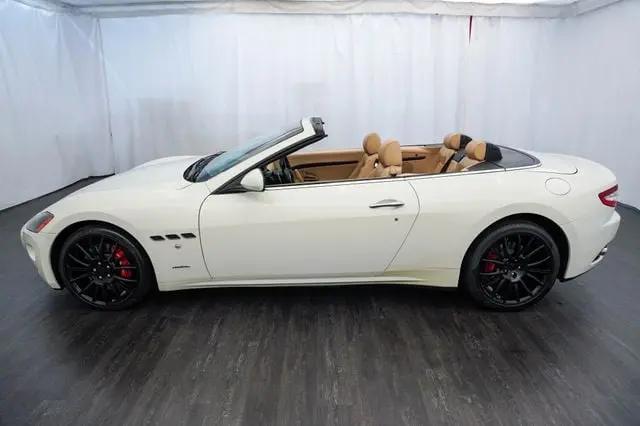 2011 Maserati GranTurismo Standard