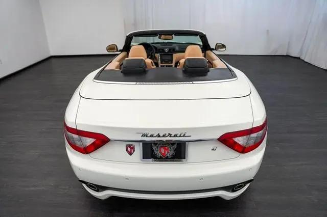 2011 Maserati GranTurismo Standard