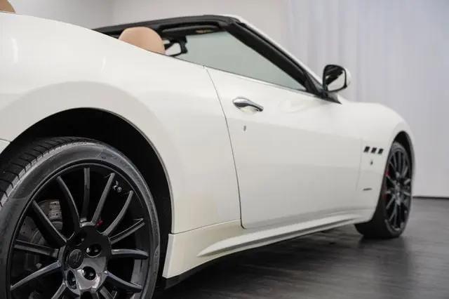 2011 Maserati GranTurismo Standard