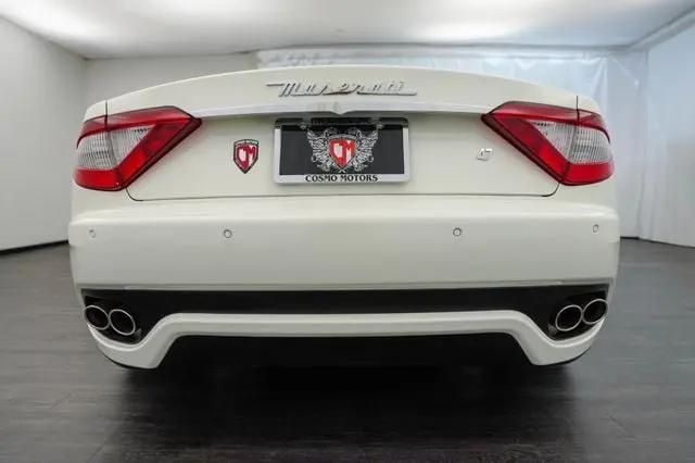 2011 Maserati GranTurismo Standard