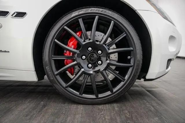 2011 Maserati GranTurismo Standard