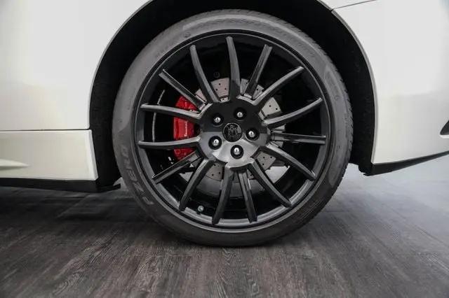 2011 Maserati GranTurismo Standard