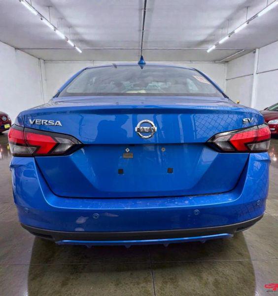 2021 Nissan Versa SV Xtronic CVT