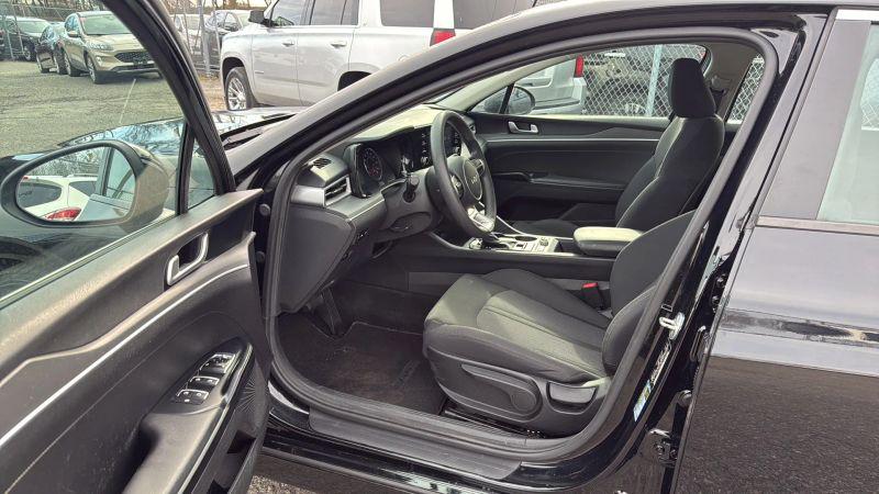 2022 Kia K5 LXS