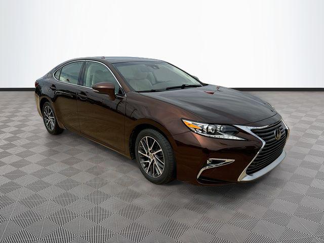 2017 Lexus ES 350 350's photo