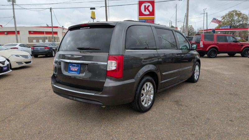 2016 Chrysler Town & Country Touring