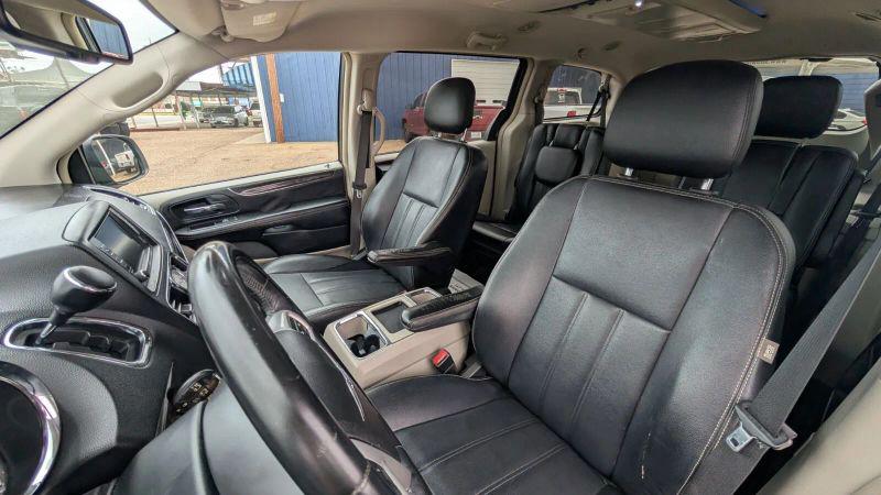 2016 Chrysler Town & Country Touring