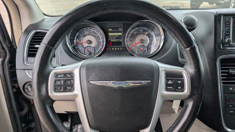 2016 Chrysler Town & Country Touring