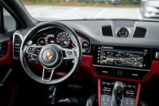 2023 Porsche Cayenne Platinum Edition