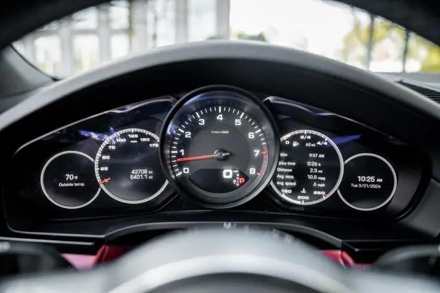 2023 Porsche Cayenne Platinum Edition
