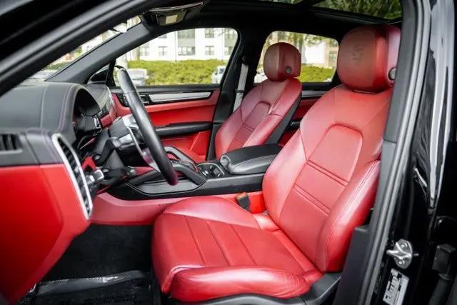 2023 Porsche Cayenne Platinum Edition