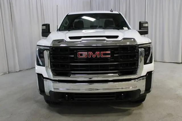 2026 GMC Sierra 2500HD Double Cab, Standard Bed, Pro, RWD