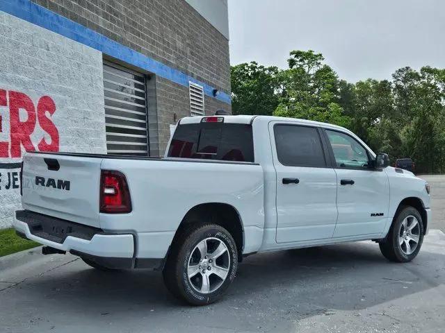 2026 Ram 1500 Express Crew Cab 4x2 5'7" Box