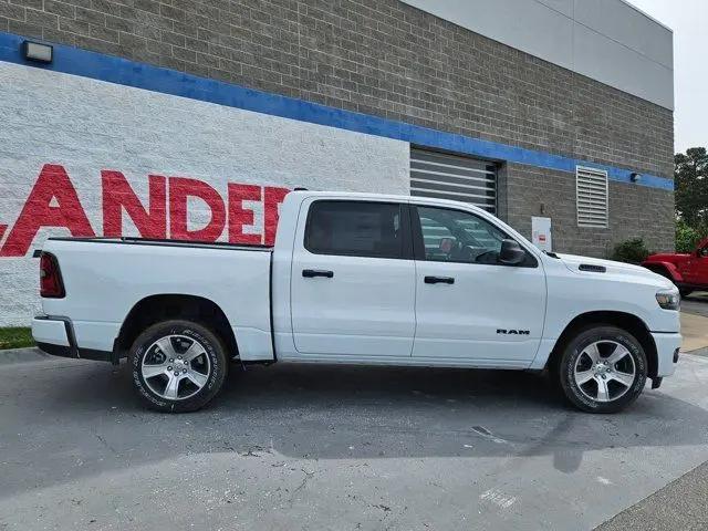 2026 Ram 1500 Express Crew Cab 4x2 5'7" Box