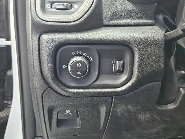 2026 Ram 1500 Express Crew Cab 4x2 5'7" Box