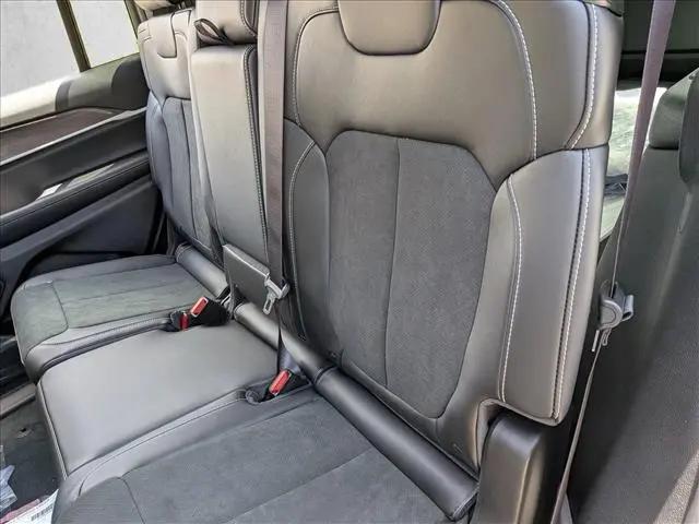 2026 Jeep Grand Cherokee L Altitude 4x4