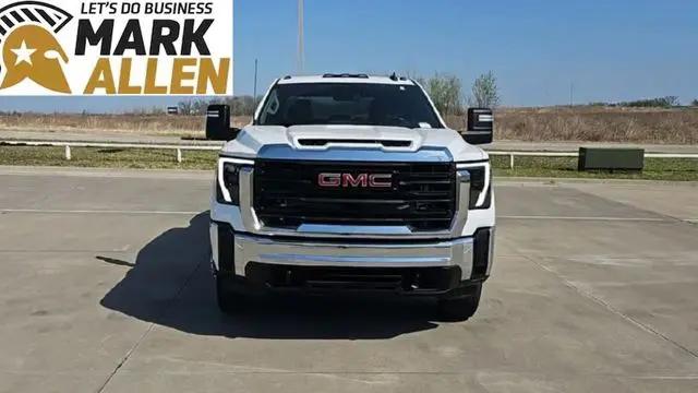 2025 GMC Sierra 3500HD 4WD Crew Cab Long Bed Pro