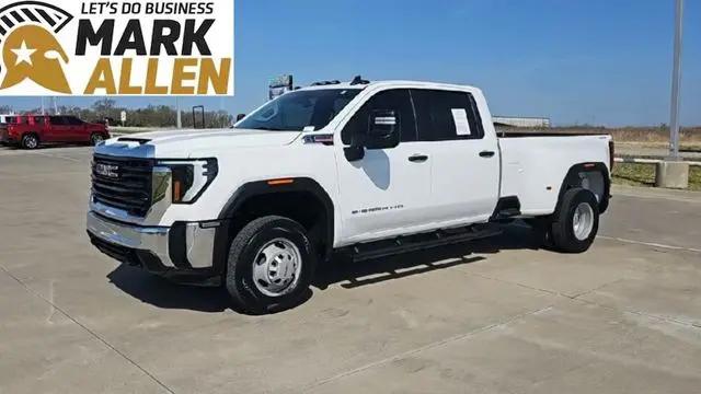 2025 GMC Sierra 3500HD 4WD Crew Cab Long Bed Pro