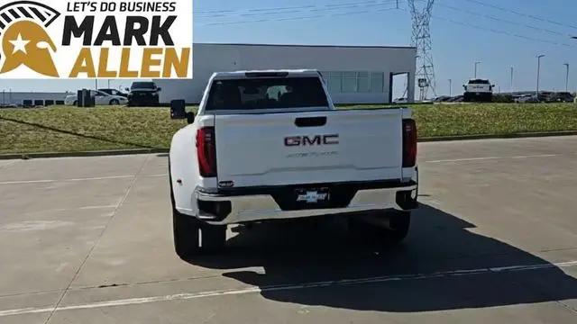 2025 GMC Sierra 3500HD 4WD Crew Cab Long Bed Pro