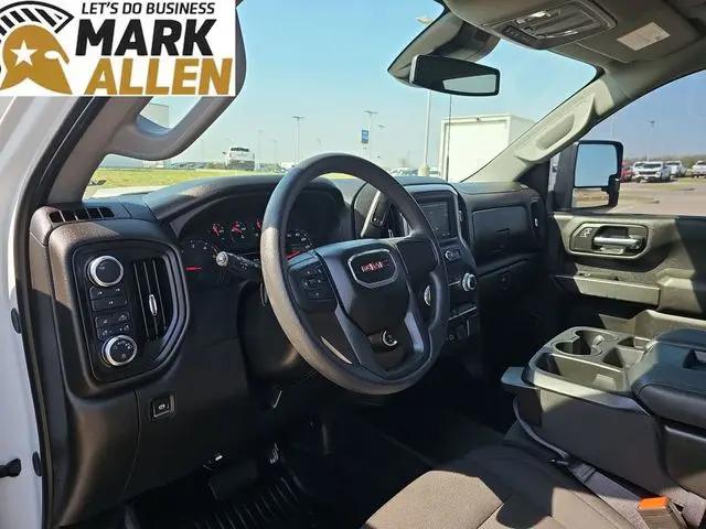 2025 GMC Sierra 3500HD 4WD Crew Cab Long Bed Pro