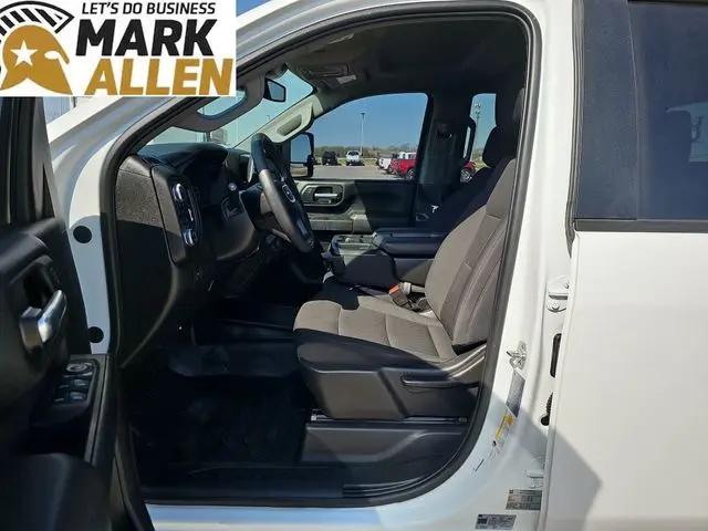 2025 GMC Sierra 3500HD 4WD Crew Cab Long Bed Pro