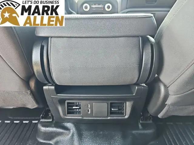 2025 GMC Sierra 3500HD 4WD Crew Cab Long Bed Pro