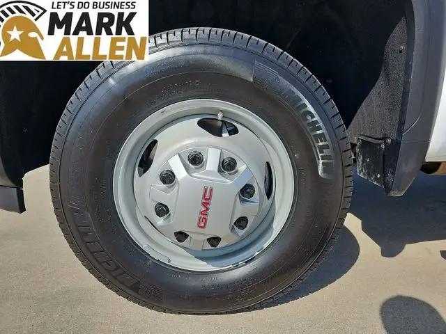 2025 GMC Sierra 3500HD 4WD Crew Cab Long Bed Pro
