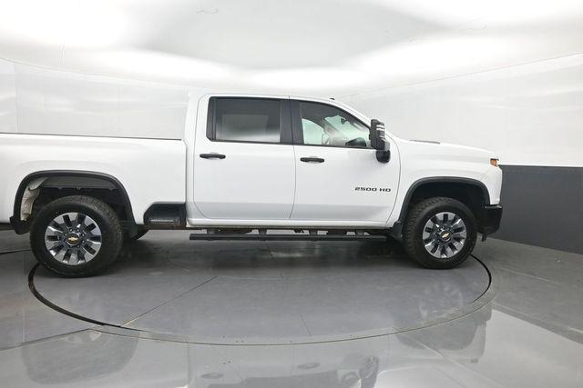2022 Chevrolet Silverado 2500HD 4WD Crew Cab Standard Bed Custom