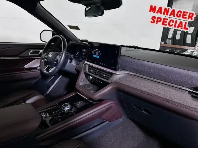 2025 Ford Explorer Platinum