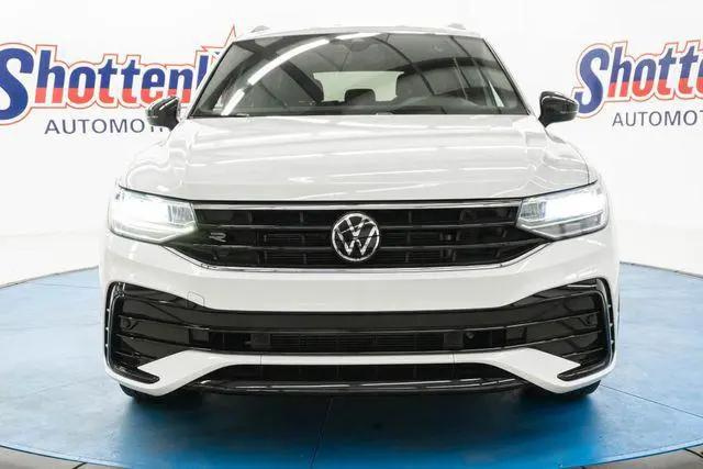 2023 Volkswagen Tiguan 2.0T SE R-Line Black