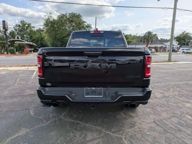 2026 Ram 1500 Express Crew Cab 4x4 5'7" Box