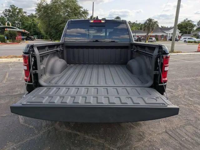 2026 Ram 1500 Express Crew Cab 4x4 5'7" Box