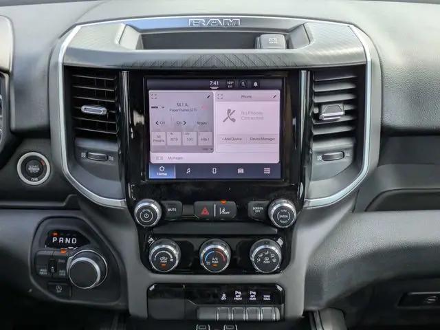 2026 Ram 1500 Express Crew Cab 4x4 5'7" Box