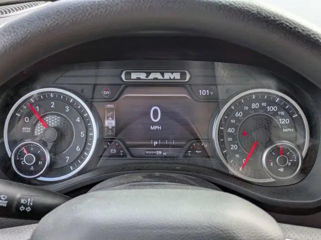 2026 Ram 1500 Express Crew Cab 4x4 5'7" Box