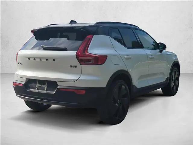 2026 Volvo XC40 Black Edition Ultra, B5 AWD Gas (mild hybrid)