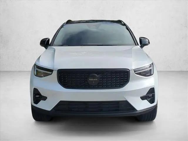 2026 Volvo XC40 Black Edition Ultra, B5 AWD Gas (mild hybrid)
