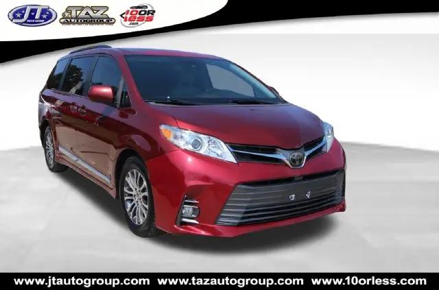2018 Toyota Sienna XLE Premium 8 Passenger for sale in Sanford, NC