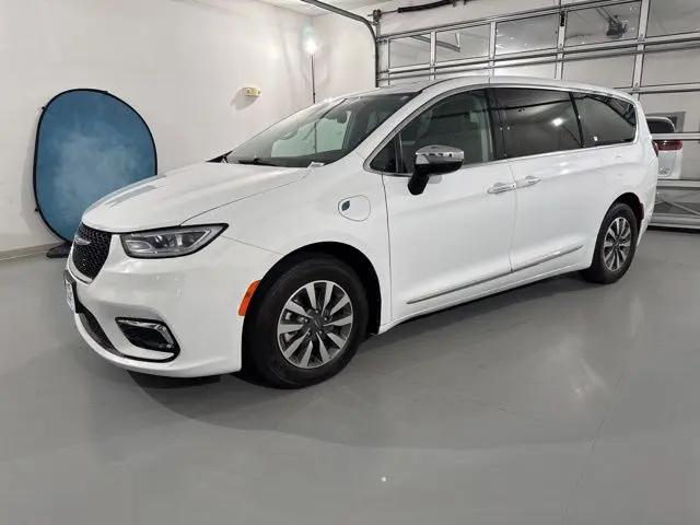 2023 Chrysler Pacifica Hybrid Limited