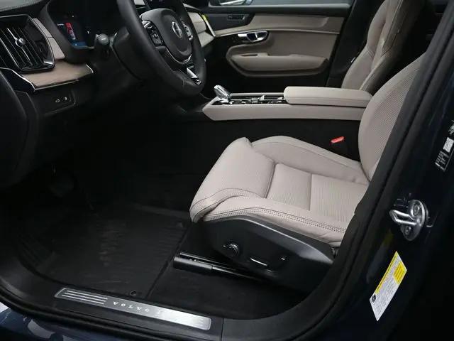 2026 Volvo XC90 Plug-In Hybrid Ultra, T8 AWD, Electric/Gasoline, Bright, 7 Seats