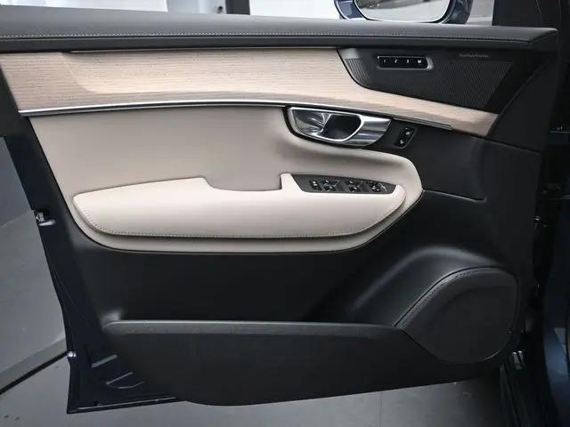 2026 Volvo XC90 Plug-In Hybrid Ultra, T8 AWD, Electric/Gasoline, Bright, 7 Seats