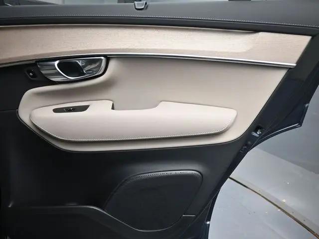 2026 Volvo XC90 Plug-In Hybrid Ultra, T8 AWD, Electric/Gasoline, Bright, 7 Seats