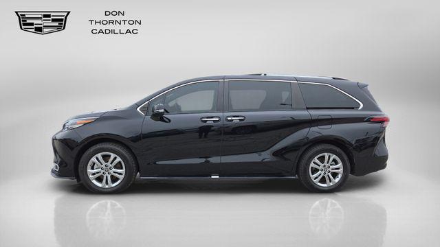 2023 Toyota Sienna Platinum