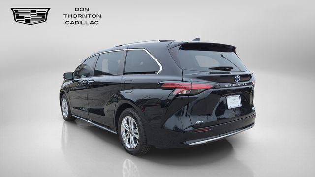 2023 Toyota Sienna Platinum