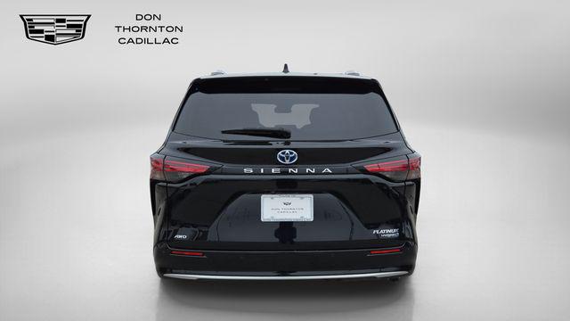 2023 Toyota Sienna Platinum